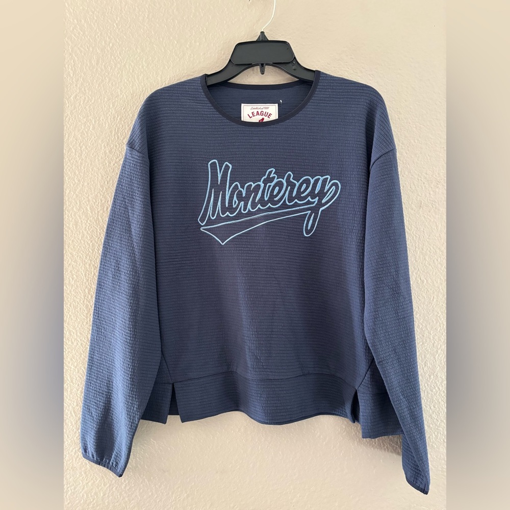 NWOT League Wear women ribbed crewneck sweatshirt featuring Monterey logo Size M
